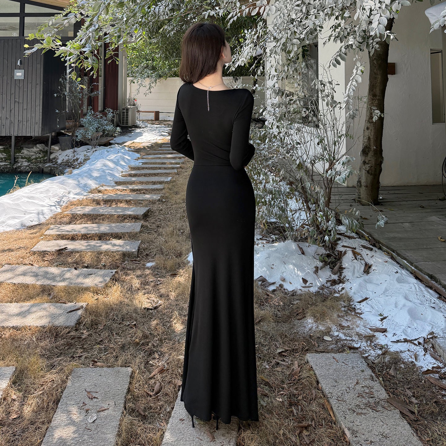 Deep V-pleated long sleeved dress for women