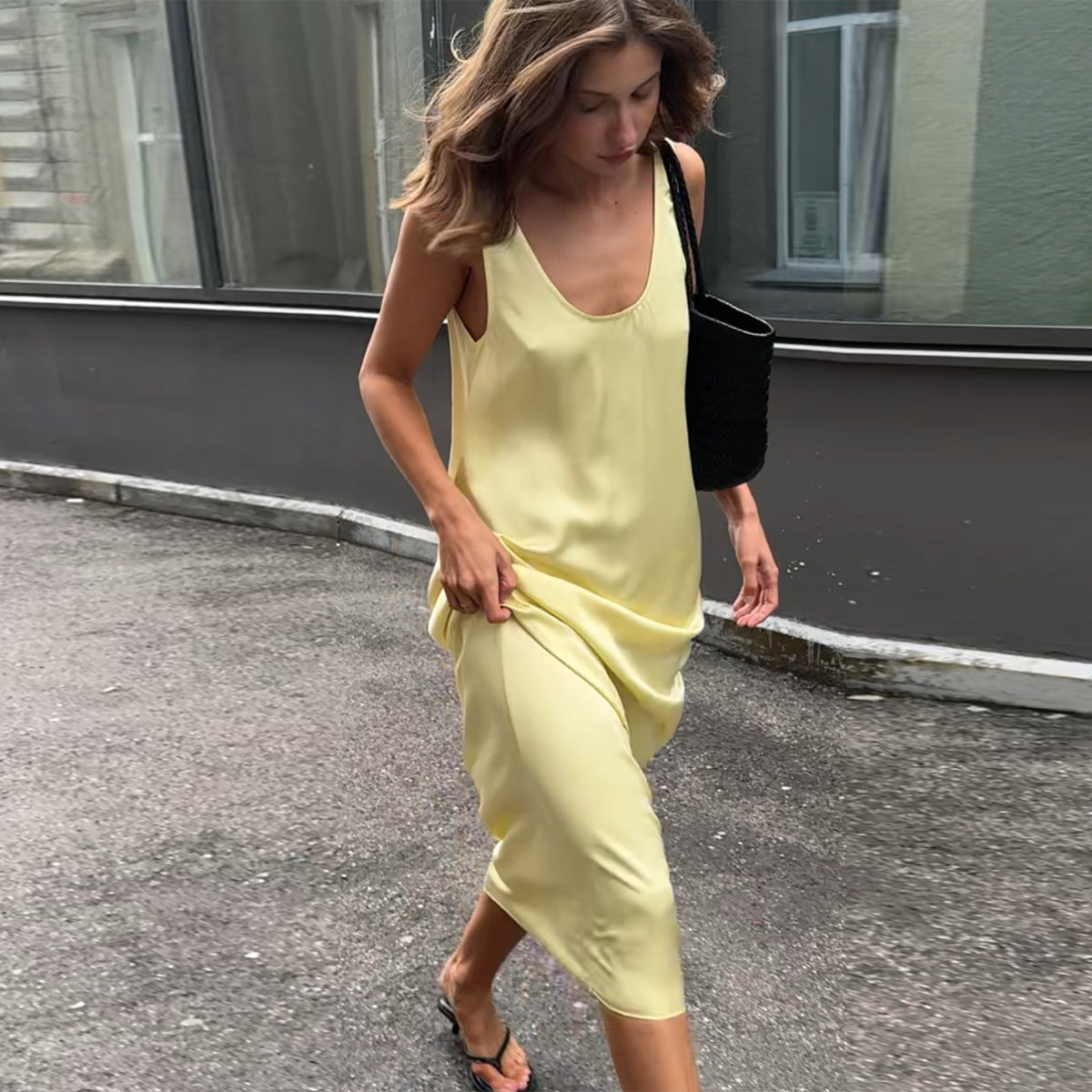 Casual sleeveless elastic satin dress for women