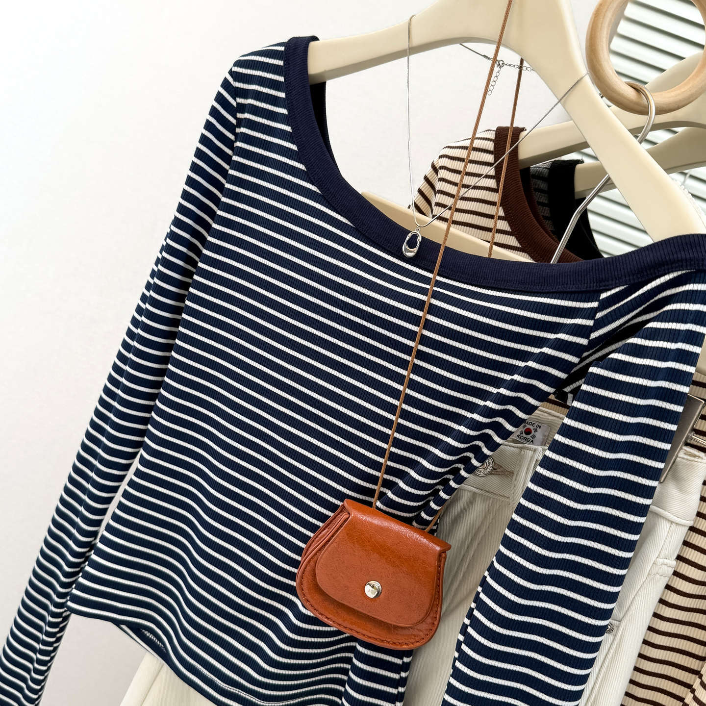 American Style Striped Color-blocked Asymmetrical Neckline Off-shoulder Long Sleeve T-shirt for Women Fitted Crop Top Casual Wear