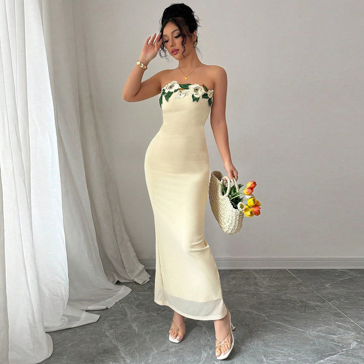 Elegant backless three-dimensional decorative strapless dress for women
