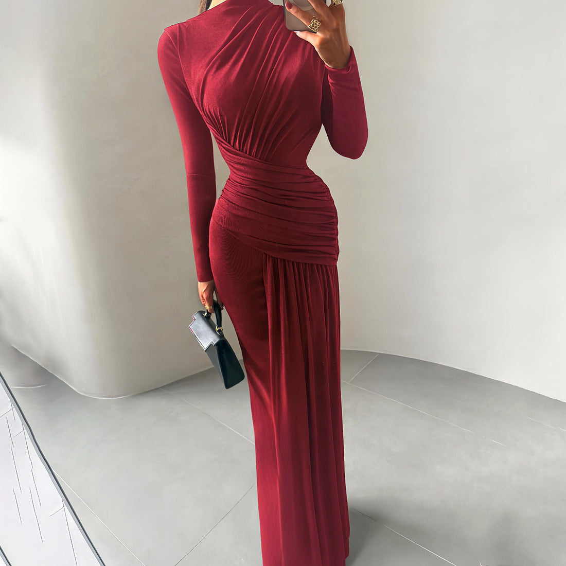 Wrinkled round neck slim fit long sleeved dress for women