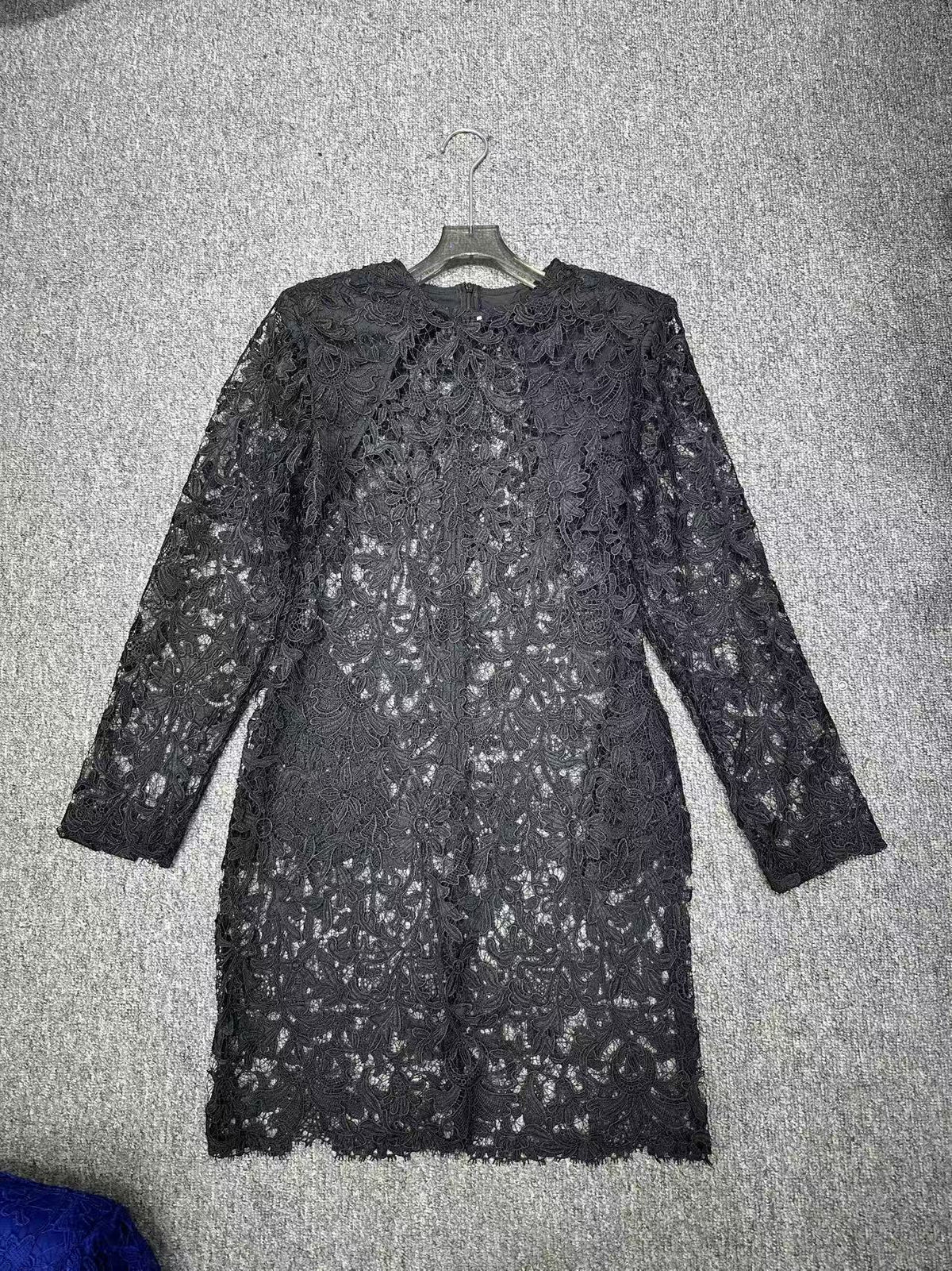 Slim fit waist hugging long skirt lace dress