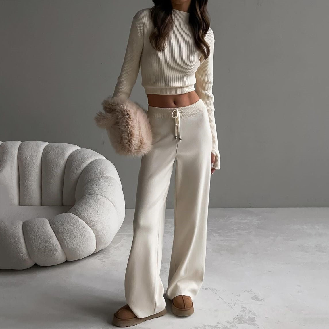 Elegant casual set with long-sleeved crop top