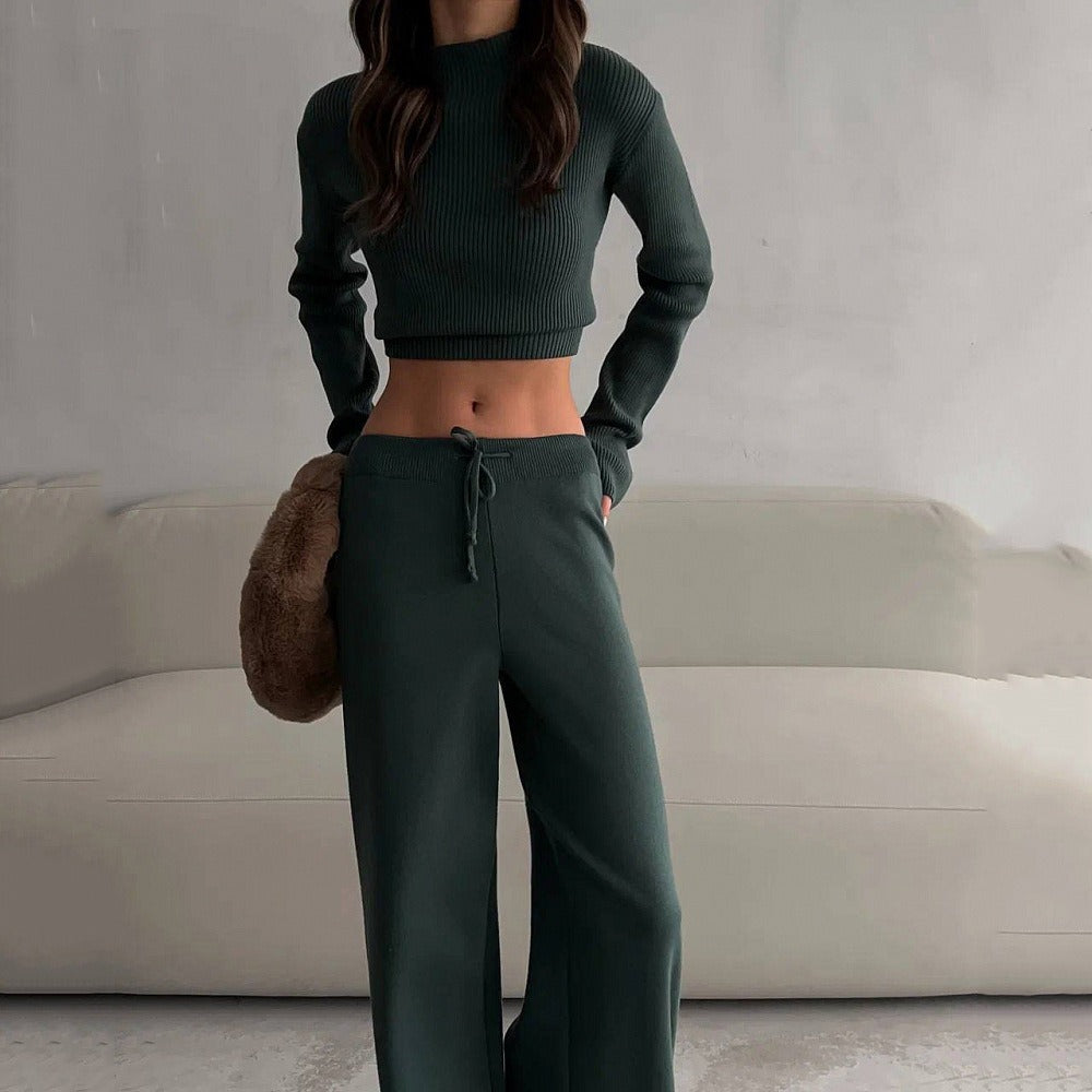 Elegant casual set with long-sleeved crop top