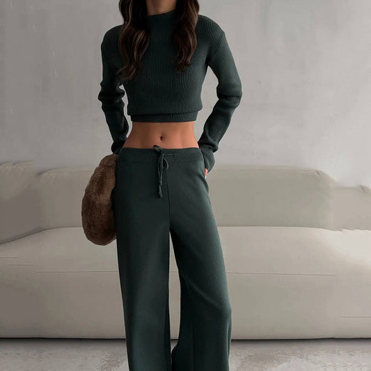 Elegant casual set with long-sleeved crop top