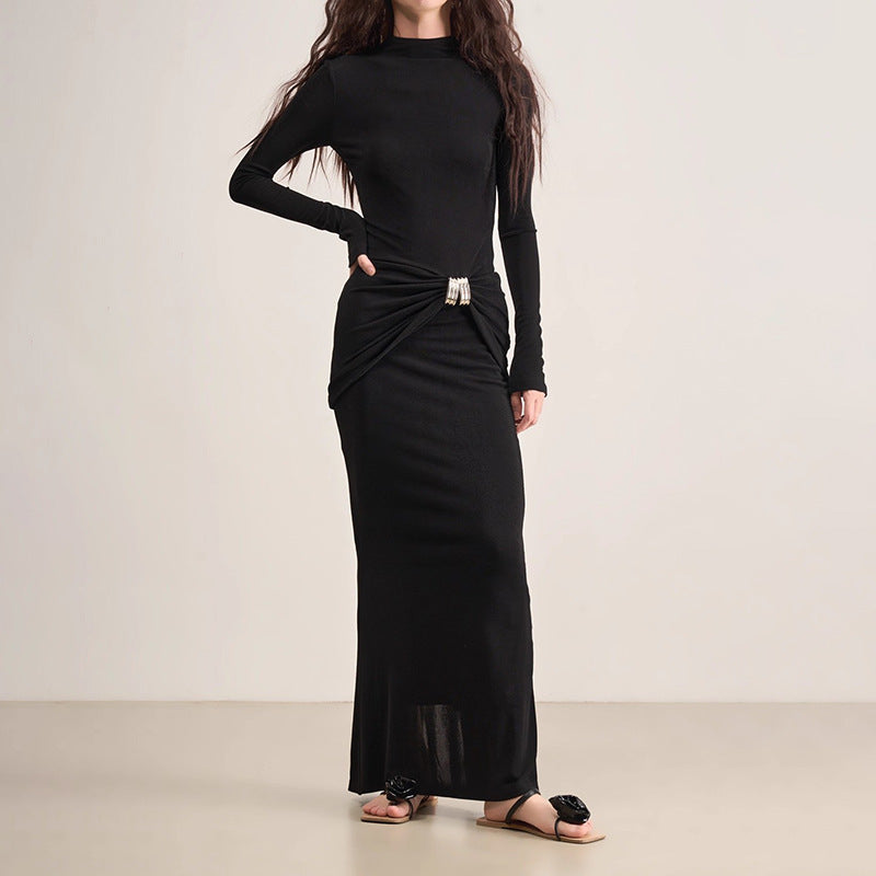 High-low hemmed pure color long dress with waist gathers and metal button embellishments