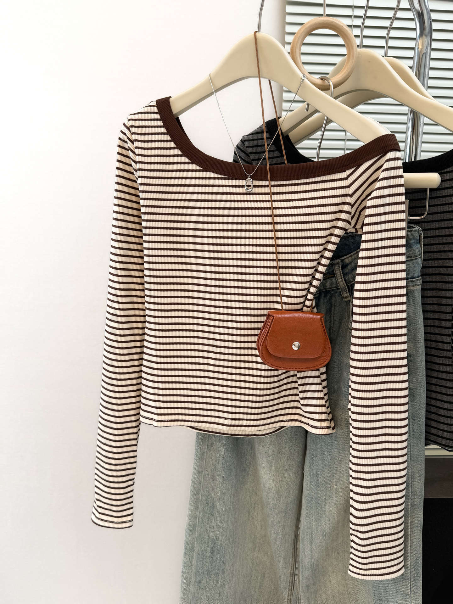 American Style Striped Color-blocked Asymmetrical Neckline Off-shoulder Long Sleeve T-shirt for Women Fitted Crop Top Casual Wear