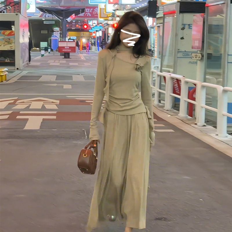 Petite Friendly Long Sleeve Dress