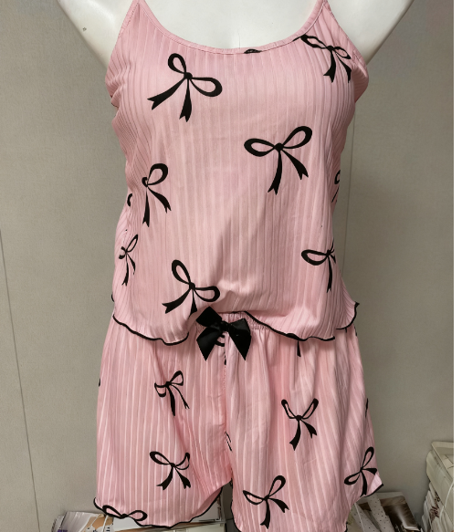 Two piece set of women's love pajamas