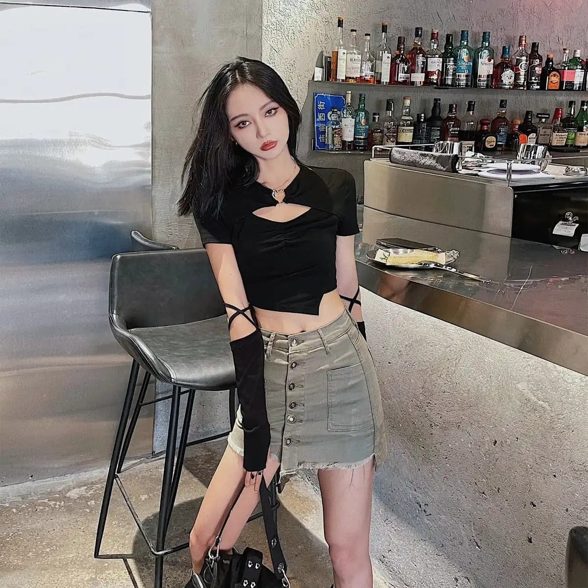 New Korean Cut Out Short Sleeve T-Shirt for Female Summer Hot Girls Sexy Slim Design Sense Versatile Short Crop Top