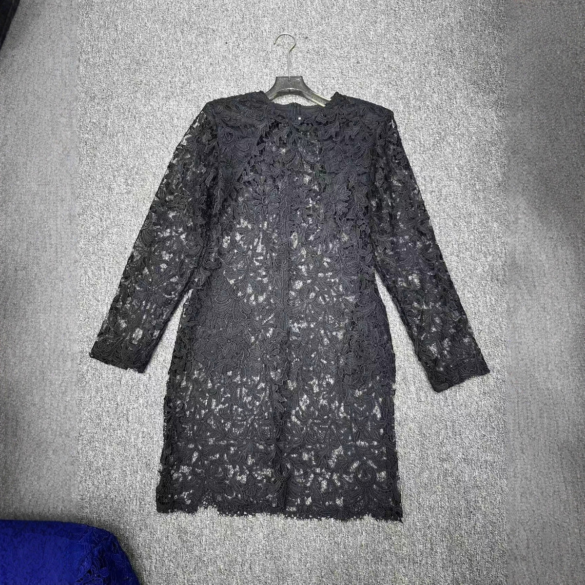 Slim fit waist hugging long skirt lace dress