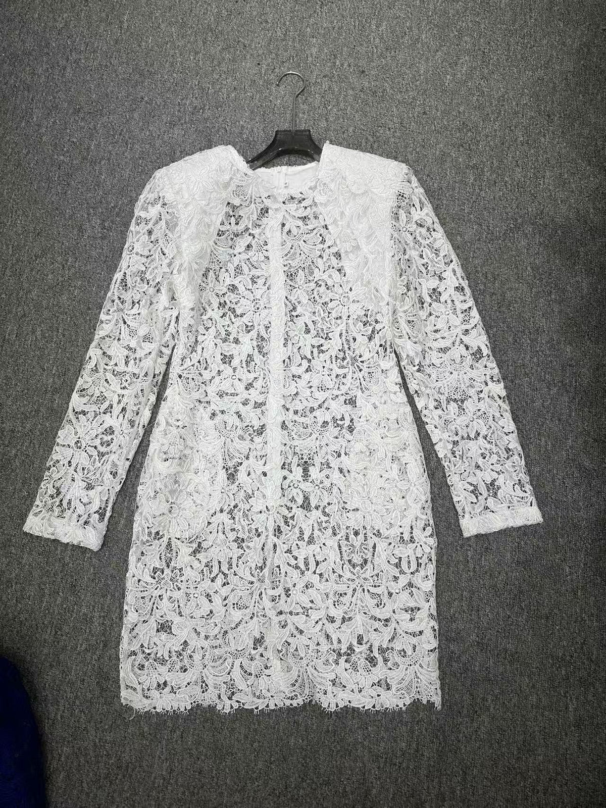 Slim fit waist hugging long skirt lace dress